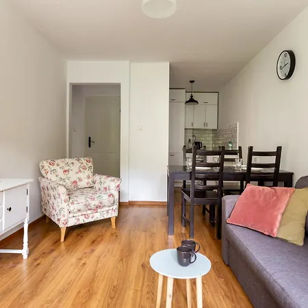 Comfort By Bookinghost Apartamento *